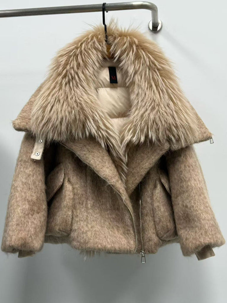 Womens Down Jacket With A Luxurious Cashmere Fur And Raccoon-Fur Collar