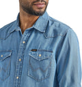 Wrangler Men's Iconic Regular Fit Snap Shirt