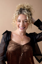 Load image into Gallery viewer, Coquette Bow Necklace