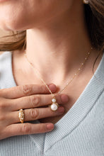 Load image into Gallery viewer, Snowwoman Necklace