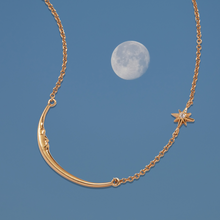 Load image into Gallery viewer, Crescent Moon Necklace
