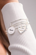 Load image into Gallery viewer, Mamá Mother of Pearl Heart Charm Bangle
