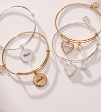 Load image into Gallery viewer, Mamá Charm Bangle