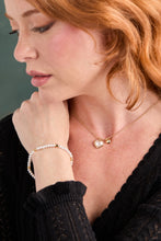 Load image into Gallery viewer, Heart and Pearl Stretch Bracelet