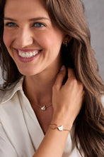Load image into Gallery viewer, Dove 'Peace' Mother of Pearl Pull Chain Bracelet