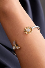 Load image into Gallery viewer, Sunflower &amp; Bee Flex Cuff