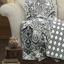 Load image into Gallery viewer, Queen size 3-Piece Quilt Set 100-Percent Cotton in Black White Damask