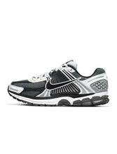 Load image into Gallery viewer, Nike Mens Zoom Vomero 5 SE SP - Dark Grey