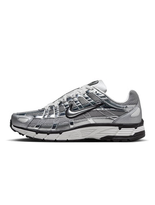 Nike Mens P-6000 - Metallic Silver