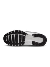 Load image into Gallery viewer, Nike Mens P-6000 - Metallic Silver