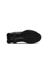 Load image into Gallery viewer, Nike Big Kids Shox R4 - Black