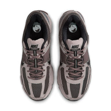 Load image into Gallery viewer, Nike Mens Zoom Vomero 5 - College Grey