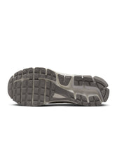 Load image into Gallery viewer, Nike Mens Zoom Vomero 5 - Sail
