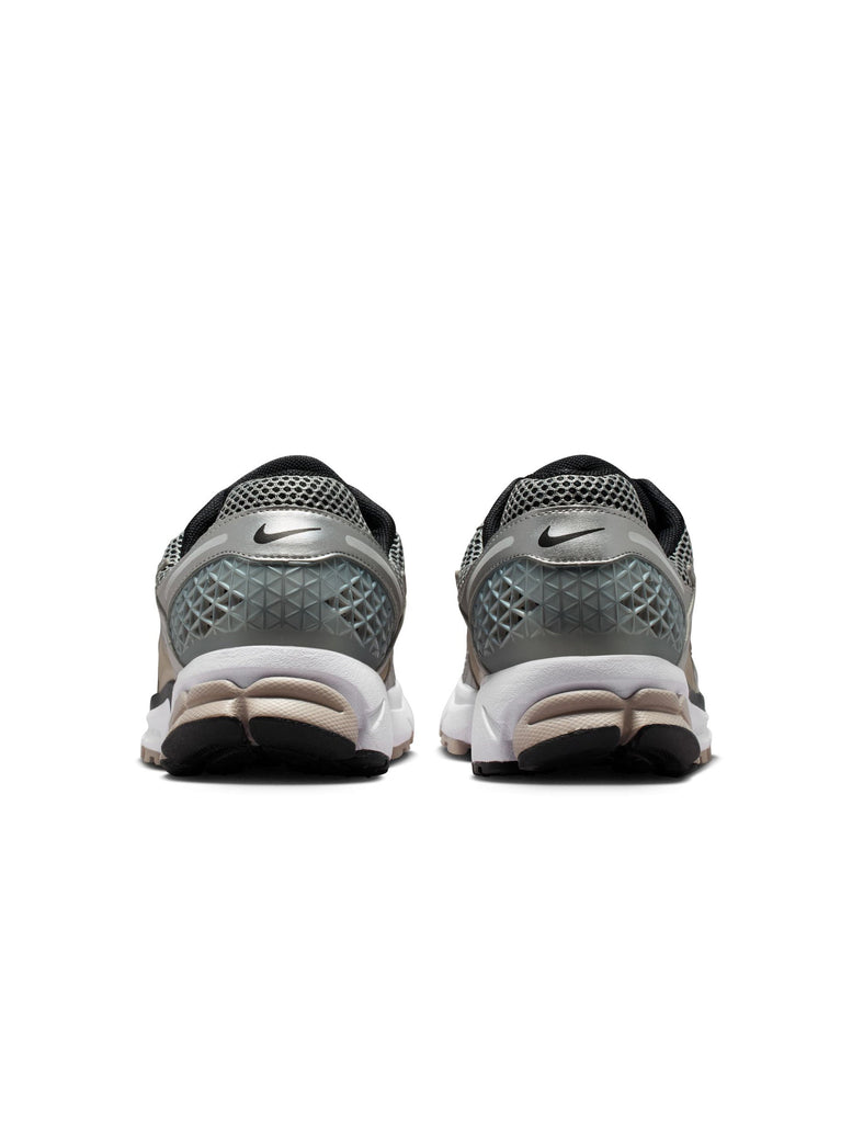Nike Mens Zoom Vomero 5 - Metallic Silver