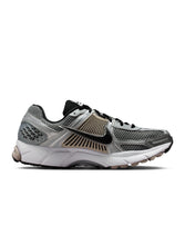 Load image into Gallery viewer, Nike Mens Zoom Vomero 5 - Metallic Silver