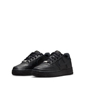 Load image into Gallery viewer, Nike Big Kids Air Force 1 LE - Black