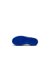 Load image into Gallery viewer, Nike (PS) Dunk Low SE - Upside Down Swoosh Knicks