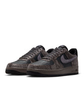 Load image into Gallery viewer, Nike Mens Air Force 1 '07 LV8 - Off Noir/Snakeskin