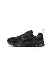 Load image into Gallery viewer, Nike Big Kids Vomero 5 - Black