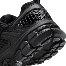 Load image into Gallery viewer, Nike Big Kids Vomero 5 - Black