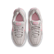 Load image into Gallery viewer, Nike Big Kids Vomero 5 - Vast Grey/Soft Pink