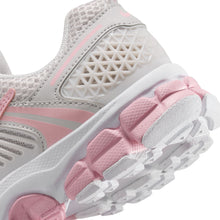Load image into Gallery viewer, Nike Big Kids Vomero 5 - Vast Grey/Soft Pink