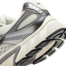 Load image into Gallery viewer, Nike Mens V5 Rnr - Phantom/Black