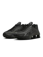 Load image into Gallery viewer, Nike Mens Shox R4 - Black