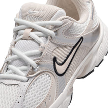 Load image into Gallery viewer, Nike Big Kids V5 RNR - Summit White