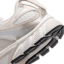 Load image into Gallery viewer, Nike Big Kids V5 RNR - Summit White