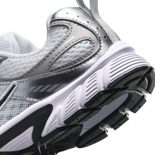 Load image into Gallery viewer, Nike (PS) V5 RNR - White/Grey