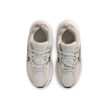 Load image into Gallery viewer, Nike (PS) V5 RNR - Summit White/Orewood Brown