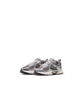 Load image into Gallery viewer, Nike (Ps) V5 Runner - Cave Stone