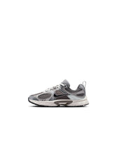 Load image into Gallery viewer, Nike (Ps) V5 Runner - Cave Stone