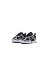 Load image into Gallery viewer, Nike (TD) V5 RNR - Black/Smoke Grey