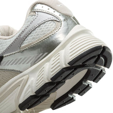 Load image into Gallery viewer, Nike Womens V5 Runner - Summit White