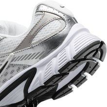 Load image into Gallery viewer, Nike Womens V5 Runner - Vast Grey