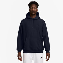 Load image into Gallery viewer, Nike Mens Solo Swoosh Hoodie - Obsidian
