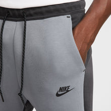 Load image into Gallery viewer, Nike Mens Tech Fleece Jogers - Cool Grey
