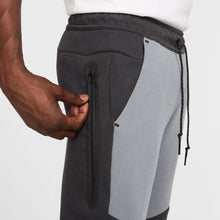Load image into Gallery viewer, Nike Mens Tech Fleece Jogers - Cool Grey