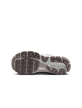 Load image into Gallery viewer, Nike Womens Zoom Vomero 5 - Vast Grey
