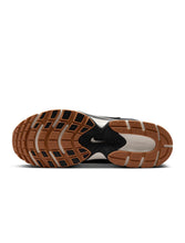 Load image into Gallery viewer, Nike Mens V5 RNR - Black/Gum
