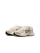 Load image into Gallery viewer, Nike Womens V5 RNR - Light Orewood Brown
