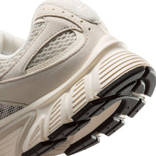 Load image into Gallery viewer, Nike Womens V5 RNR - Light Orewood Brown