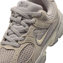 Load image into Gallery viewer, Nike (PS) V5 Runner - Moon Particle