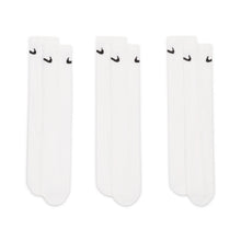 Load image into Gallery viewer, Nike Everyday Lightweight Crew Socks 3-Pack - White