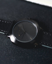 Load image into Gallery viewer, Apex (Phantom Black) Watch