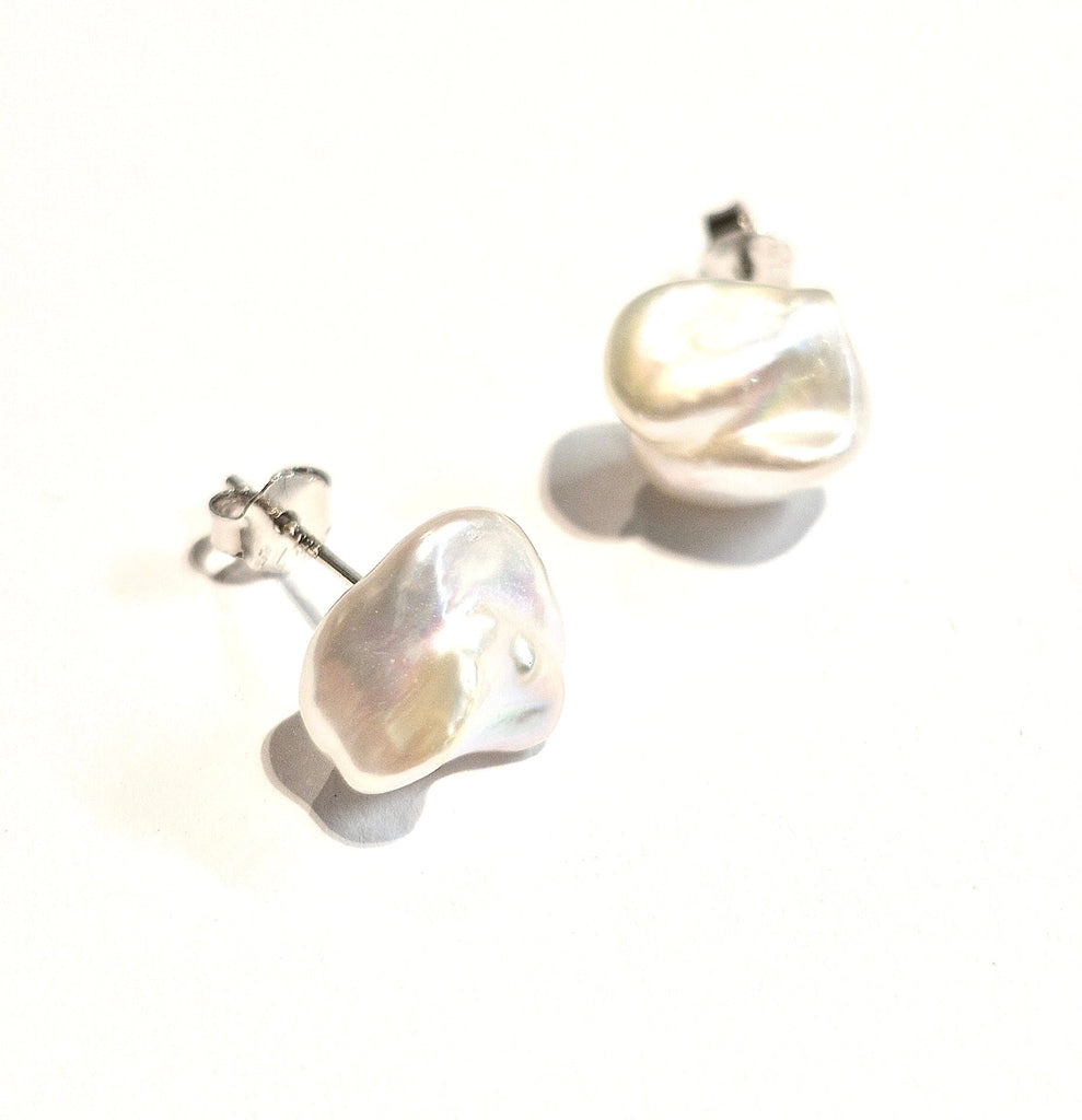 Genuine pearl stud earrings