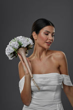 Load image into Gallery viewer, Bridesmaid Bouquet, Quinceañera Bouquet