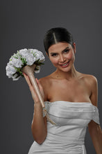 Load image into Gallery viewer, Bridesmaid Bouquet, Quinceañera Bouquet